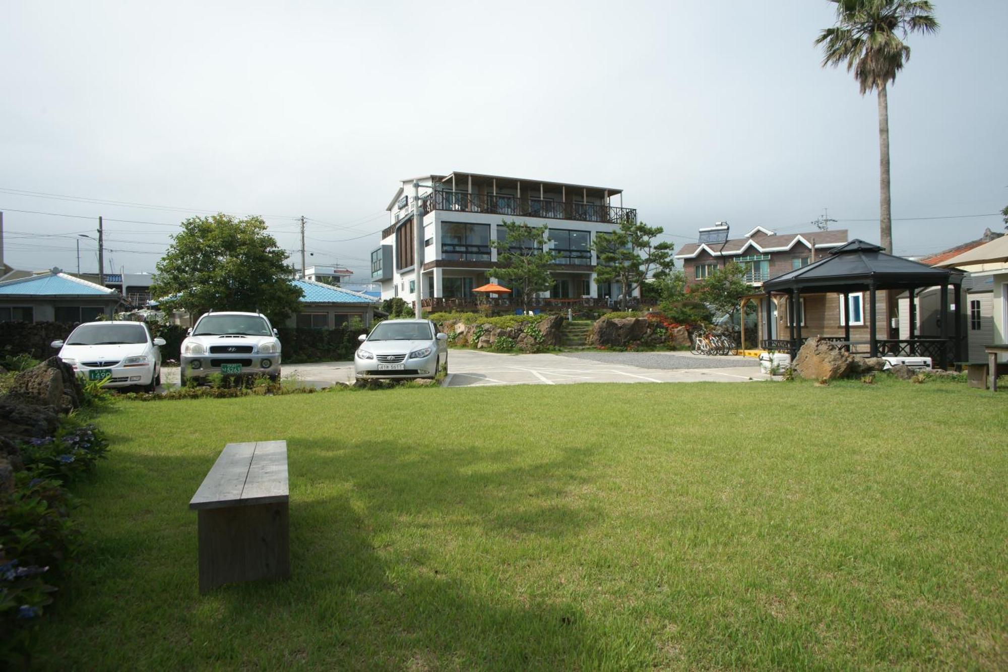 Galeum Guesthouse Seogwipo Exterior photo