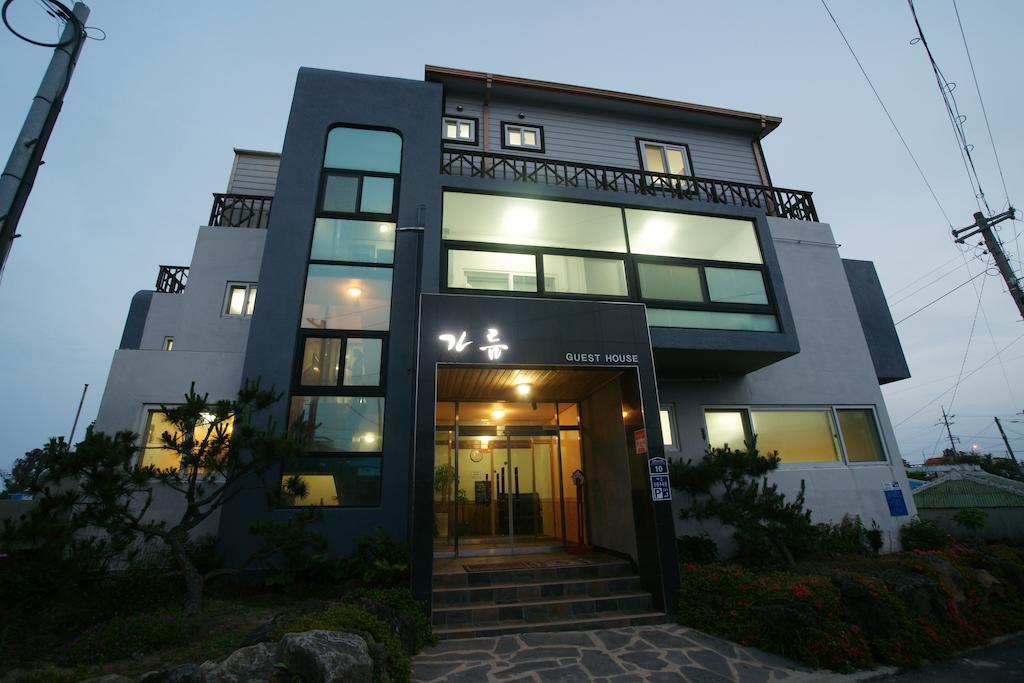 Galeum Guesthouse Seogwipo Exterior photo